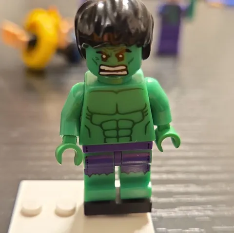 LEGO Hulk Minifigure SH0037 rare  Green Figure w/ Black Hair Purple Pants
