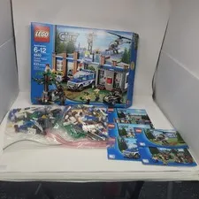 LEGO City Forest Police Station - 4440 - 100% Complete All Figs + Instructions