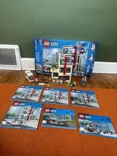 LEGO CITY: City Hospital (60204)