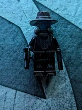 LEGO Minifigure Black Outfit with Wide-Brim Hat, Beard & Dual Pistols