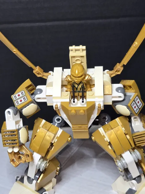 Lego Ninjago 2012 Lloyds Golden Mech Not Complete