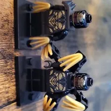 LEGO Minifigure Black Figure With Gold Claw Hand Accessories Plastic Lot of 2
