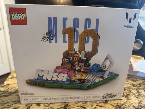 LEGO Lionel Messi Soccer Highlights 43011 Complete Set Sports Edition 500 Pieces