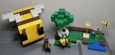 LEGO Minecraft: The Bee Cottage (21241) Complete Set House Tree Mob Figure READ