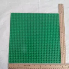 Lego  32 X 32 Green Stud 10 X 10 Inch Baseplate Platform Piece, Vintage