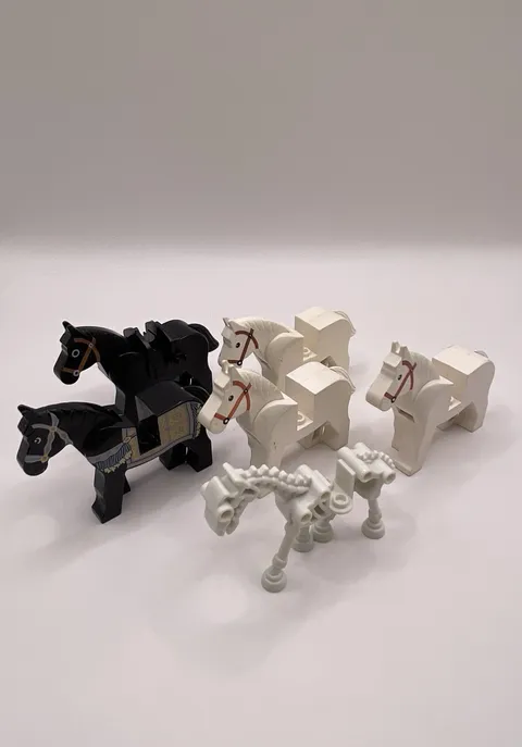 LEGO Vintage Knights & Castle Horses Minifigure Lot of 6 Figs RARE Authentic
