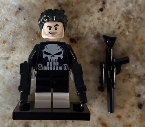 LEGO Punisher Minifigure - 76178 Spider-Man / Marvel - Daily Bugle ***NEW***