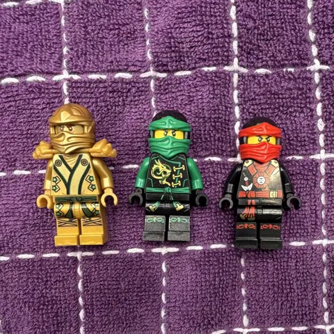 LEGO NINJAGO Lot, Gold Lloyd (njo073), Kai (njo0148) and green lloyd (njo0209)