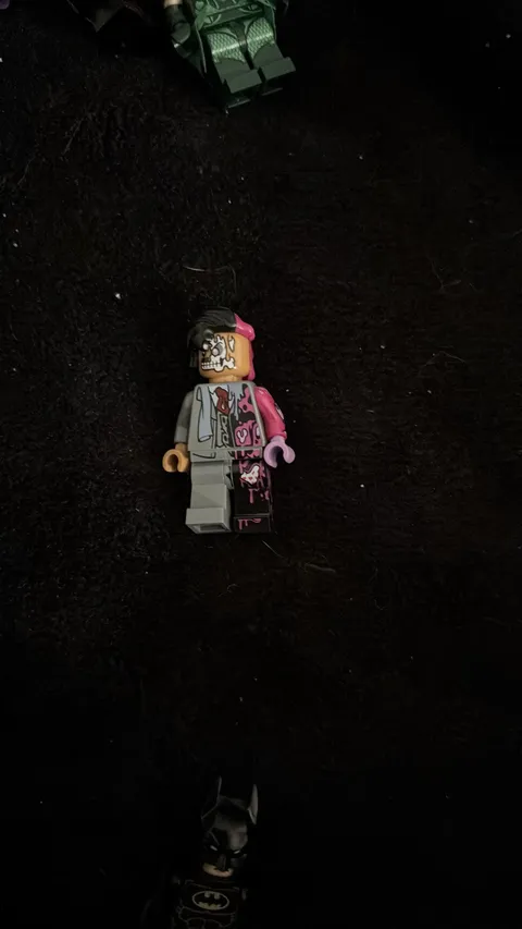 LEGO DC Batman Movie Two-Face Minifigure from Set 70915