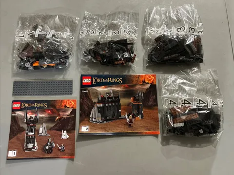 LEGO® Lord of the Rings™ 79007 Battle At The Black Gate Incomplete! No Minifig