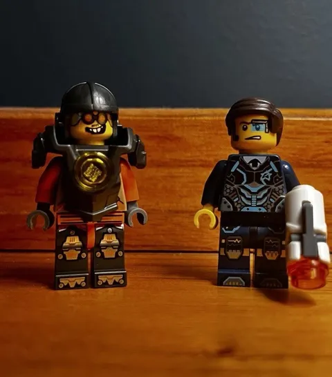 LEGO Ultra Agents Drillex & Agent Curtis Bolt Minifigures Excellent Condition