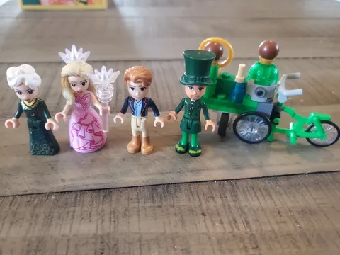LEGO Wicked minifigures and bike from Welcome to Emerald City set