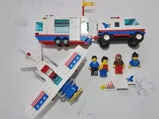 Lego Classic Town Airport 6345-Aerial  Acrobats w/ minifigures Incomplete 1992