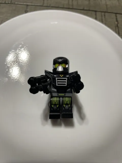 LEGO Series 11 Evil Mech Collectable Minifigure Mech Rare col166