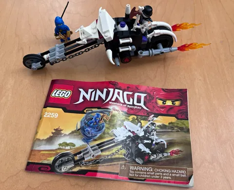 LEGO NINJAGO 2259 Skull Motorbike 100% complete including minifigs and inst