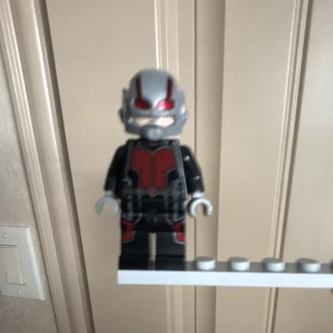 LEGO Marvel Ant-Man Minifigure Black & Dark Red Suit w/ Silver Helmet 1pc