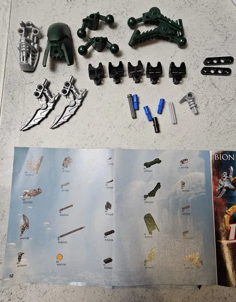 Lego Bionicle Defilak (8929) - Incomplete with Manual 