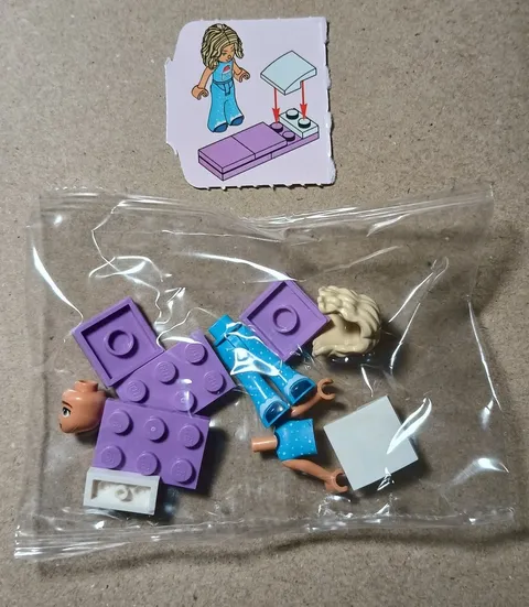 Lego 42668 Friends Advent 2025 Blonde Girl With Christmas Shirt Figure With Bed