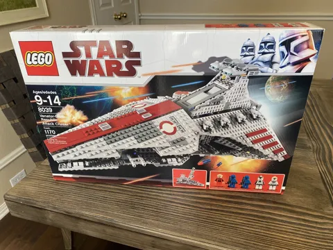 Lego Star Wars 8039 Venator-Class Republic Attack Cruiser Excellent Box Sealed