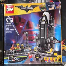 LEGO 70923 The Bat-Space Shuttle 643-Piece Set Batman Movie Batman Robin