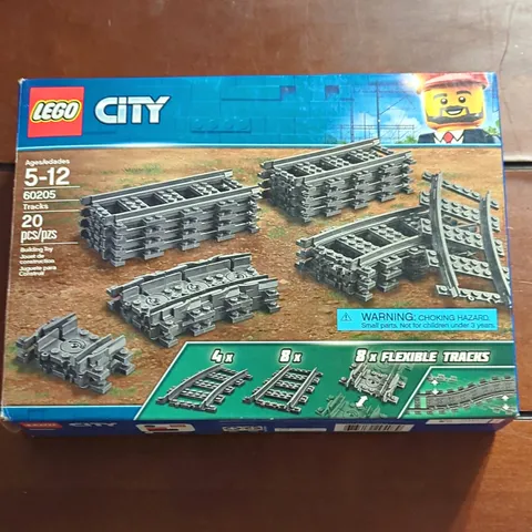 LEGO City Tracks 60205 20 pcs 5-12 2018 Box Flexible Tracks Plastic 7.5in