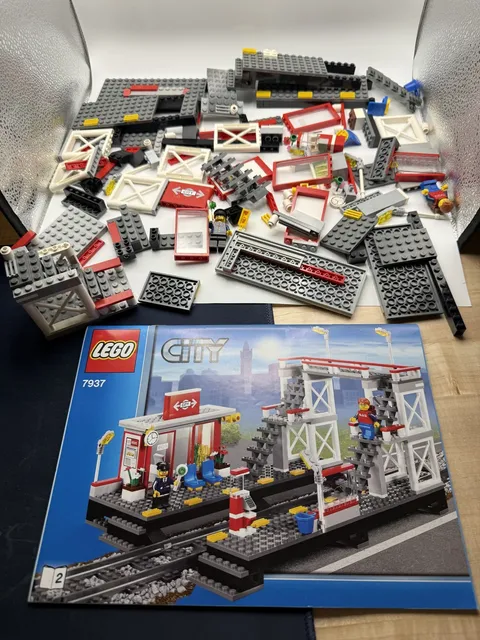 LEGO City 7937 Train Station Loose Parts As Seen in Pictures