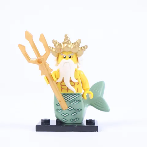 LEGO COL101 Ocean King Minifigure CMF Series 7 8831-5 2012 Retired w/ Stand