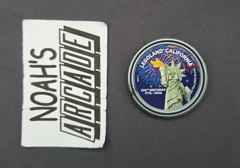 LEGOLAND California July 4th 250th Birthday Pop Badge USA 1776-2026 RARE LEGO