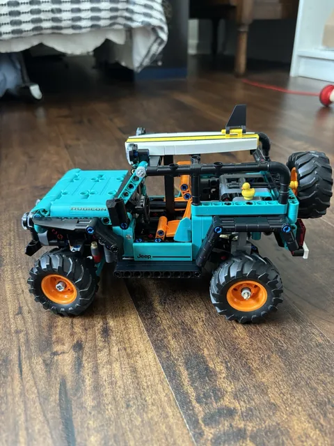 LEGO TECHNIC Jeep Wrangler Rubicon 42227 Complete Set 