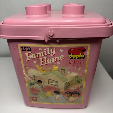 LEGO Duplo Family Home Bucket Set, Number 2552 Vintage 1992 Used
