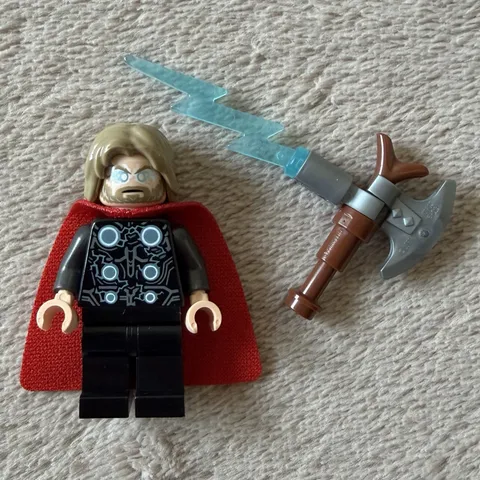 LEGO x Marvel: Thor - Fabric Cape, Black Legs, Dk. Tan Tousled Hair (SH1069)