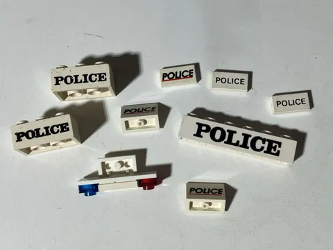 LEGO Vintage Police printed bricks And Tiles