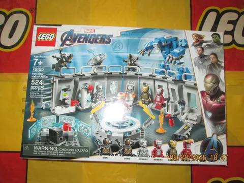 Lego Marvel Avengers Iron Man Hall of Armor 76125 - NEW & SEALED