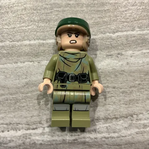LEGO Star Wars Princess Leia Minifigure Camouflage 75353 Endor Speeder Chase