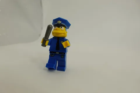 LEGO The Simpsons Collectible Minifigures  -Chief Wiggum
