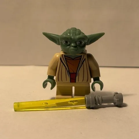 LEGO Star Wars Yoda Minifigure sw0685 w/ Green Lightsaber Clone Wars Genuine LEG