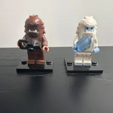 LEGO YETI Minifigure 71002 Series 11 and SQUARE FOOT 71010 Series 14