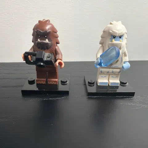 LEGO YETI Minifigure 71002 Series 11 and SQUARE FOOT 71010 Series 14