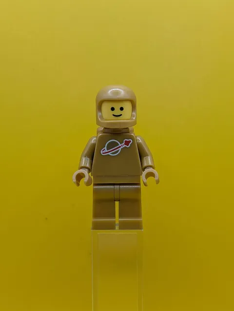 Classic Space idea230 Pearl Gold with Air Tanks and Updated Helmet Idea Lego Min