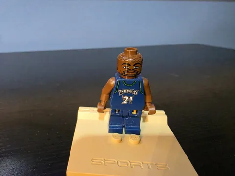 LEGO NBA 2003 Kevin Garnett Timberwolves #21 Minifigure Blue Jersey