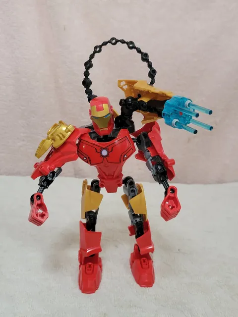 LEGO MARVEL SUPER HEROES IRON MAN