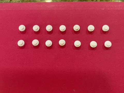 4073 LEGO Parts Plate Round 1x1 Stud Straight Side WHITE (14)