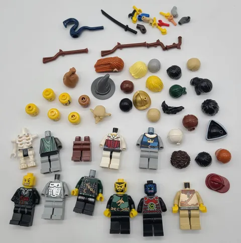 LEGO Minifigure Lot Mixed Characters Assorted Accessories & Parts Hats & Hair
