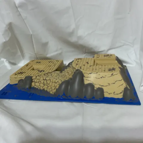 LEGO World City: Coast Watch Hq 7047 LEGO 44510 3D RAISED BASE PLATE