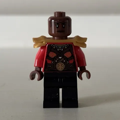 LEGO Super Heroes Okoye minifigure (sh0847)