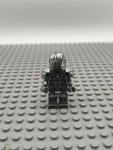 LEGO Whiplash Minifigure from Set 76216 Marvel Super heroes