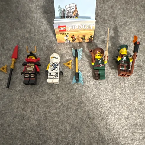 LEGO NINJAGO Masters of Spinjitzu Minifigure Lot w/ Weapons & Accessories 853544