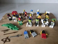Vintage 90's Lego Minifigures 18 Figures Accessories Parts Blacktron Space Etc 