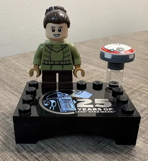 LEGO Star Wars 75392 Young Princess Leia 25th Anniversary Minifigure With Droid 