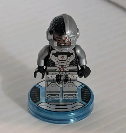 Lego Cyborg Minifigure Dimensions 71210